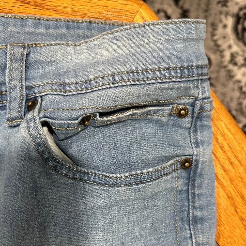 **FREE PLANET* Men’s Light Wash Denim Bermuda Shorts Size 33